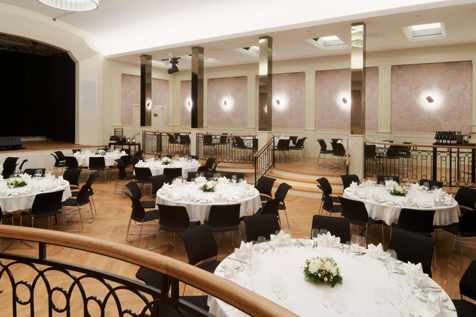 Iceland Parliament Hotel, Curio Collection By Hilton Reiquiavique